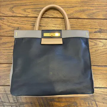 MARC BY MARC JACOBS 가죽 핸드백 블랙/베이지