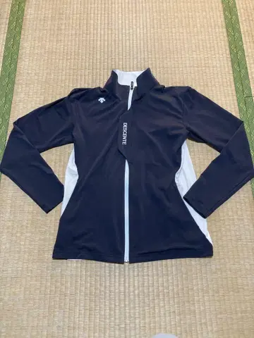 DESCENTE 블랙 화이트 스포츠 자켓
