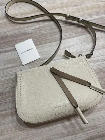 MARC JACOBS 베이지 숄더백