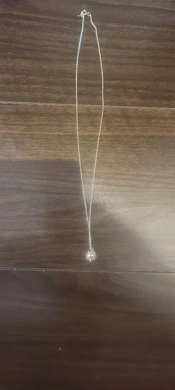이데알리즘 사운드 10K 태양 모티브 목걸이