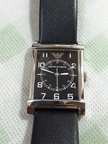 EMPORIO ARMANI 쿼츠 손목시계 블랙