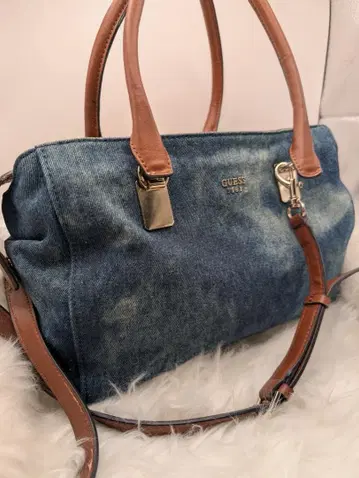 GUESS 데님 숄더백