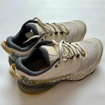 [미사용 새상품] LA SPORTIVA 아카샤 II W'S 37