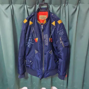 선착순 ] AVIREX CUSTOM PATCHED MA-1