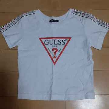 GUESS 반팔 숏 기장 티셔츠 화이트