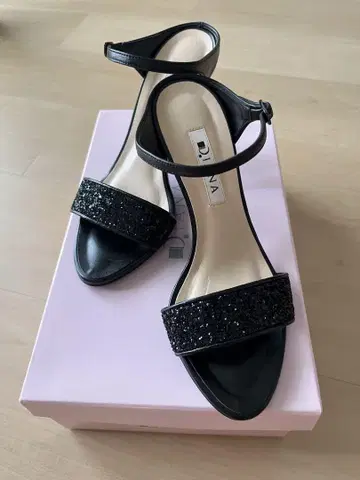 다이애나 TS58223T 블랙 뮬