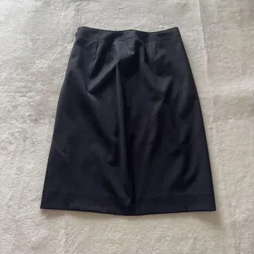 Aylesbury 무릎 기장 스커트 블랙 계열 9호