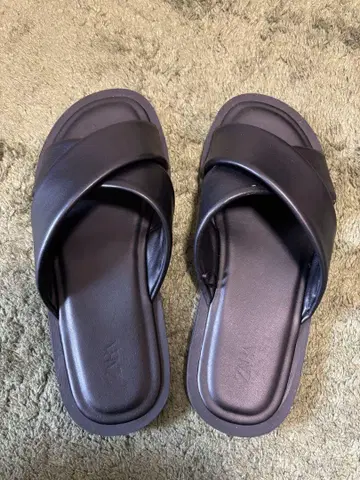 ZARA 블랙 크리스 크로스 샌들 27cm