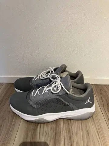 Jordan11 CMFT low Cool Grey 28.5cm
