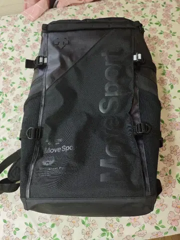 데상트 MoveSport 블랙 백팩