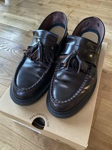 Dr. Martens 태슬 로퍼 체리 레드