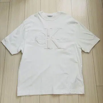 정국 착용 Calvin Klein 캘빈클라인 티셔츠 S 사이즈