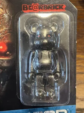 Terminator Salvation Be@rbrick T-700 한정판