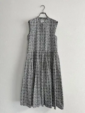 [새상품급] 'S Max Mara 슬리브리스 원피스