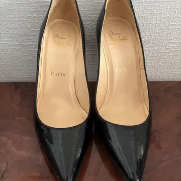 Christian Louboutin 블랙 하이힐