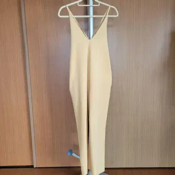 새상품급 아즈노우아즈 베이지 V넥 살로펫 여성용