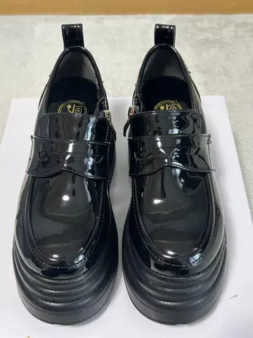요스케 통굽 로퍼 22.5cm