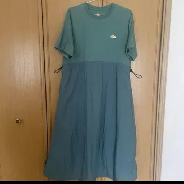 KELTY x Samansa Mos2 나일론 절개 원피스