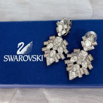 [새상품급] SWAROVSKI 스와로브스키 스윙 귀찌 크리스탈