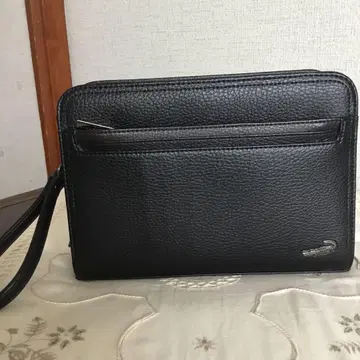 블랙 클러치백 스트랩 포함