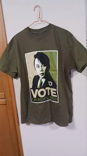 T.M.REVOLUTION VOTE 티셔츠 올리브 그린