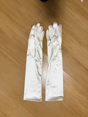 화이트 새틴 롱 글로브