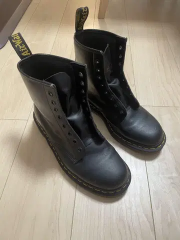 닥터마틴 가죽 부츠 블랙