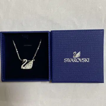 스와로브스키 스완형 파베 펜던트 미사용 새상품