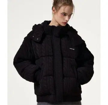THE TOE SHARD KNIT DOWN BLACK
