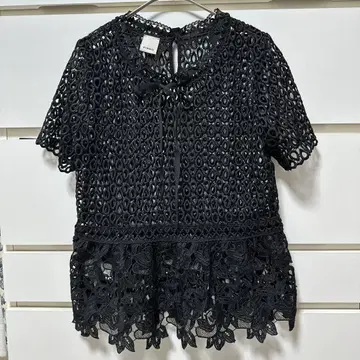 PINKO 핑코 레이스 반팔 블랙 상의 레이어드