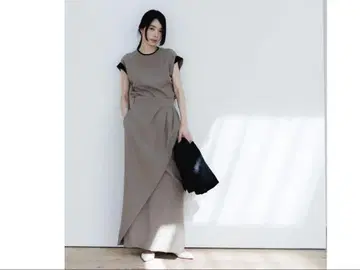 deres/데레스 17th collection 상의 스커트 베이지
