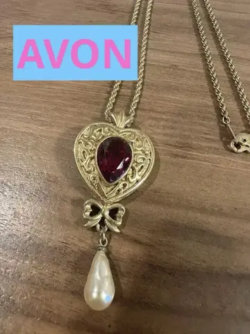 AVON 빈티지 하트형 빨간색 스톤 펄 목걸이