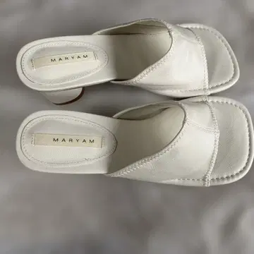 MARYAM 화이트 뮬