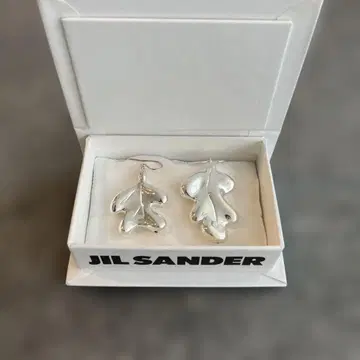 JIL SANDER 실버 리프 귀걸이