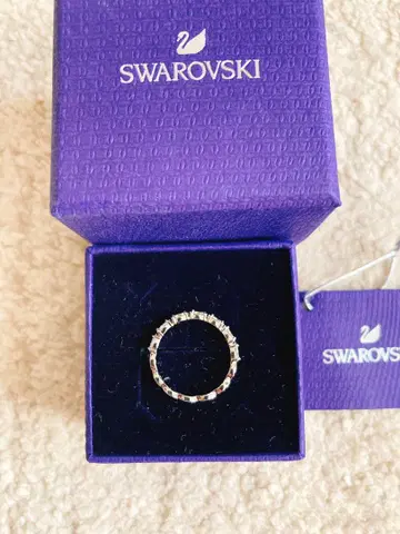 Swarovski(스와로브스키) 실버 크리스탈 이터널 반지