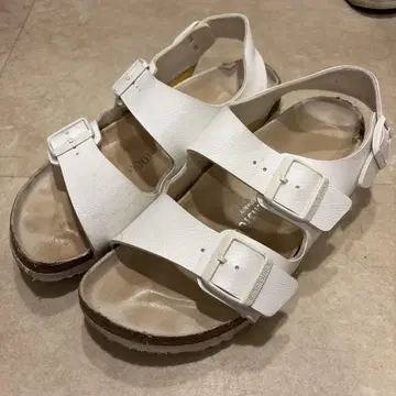 BIRKENSTOCK 밀라노 화이트 컴포트 샌들