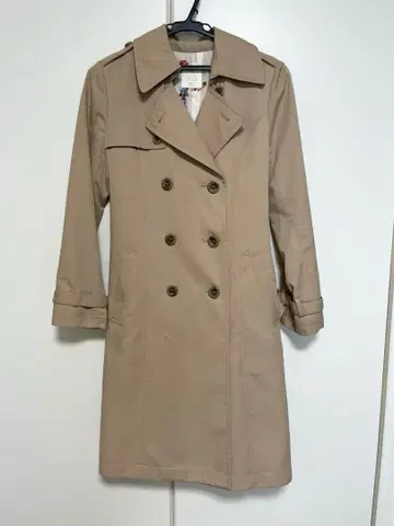 베이지 트렌치코트 꽃무늬 안감