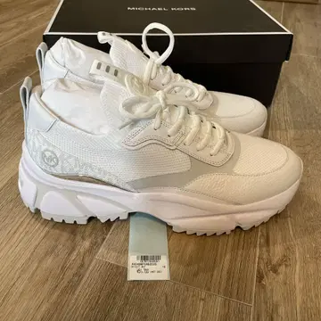 새상품 MICHAEL KORS DARIUS 니트 스니커즈 마이클코어스