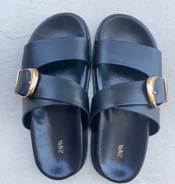 [온라인 완판] ZARA 버클 플랫 샌들 35(22.8cm) 사이즈