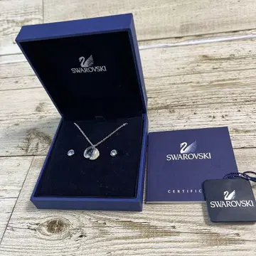 Swarovski 목걸이와 귀걸이 세트