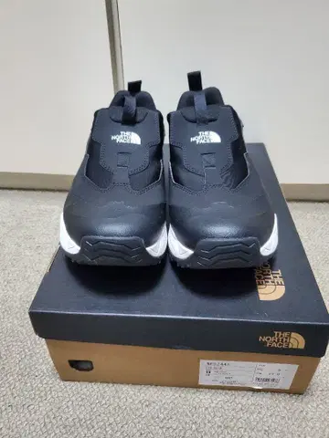 THE NORTH FACE NF52441 스니커즈 블랙/화이트