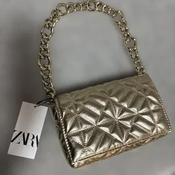 택 포함 새 상품 ZARA 골드 체인백 클러치백 퀼팅
