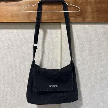 SPECIAL 블랙 숄더백