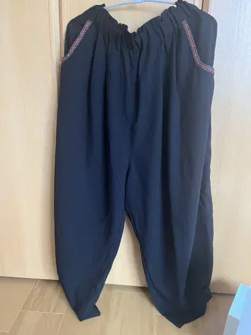 티티카카 에그 턱 팬츠 블랙