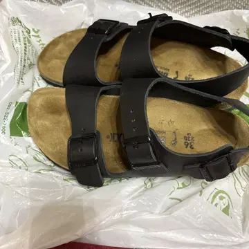 BIRKENSTOCK 블랙 샌들 36