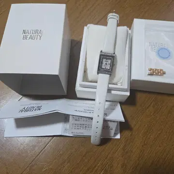 NATURA BEAUTY 화이트 가죽 시계