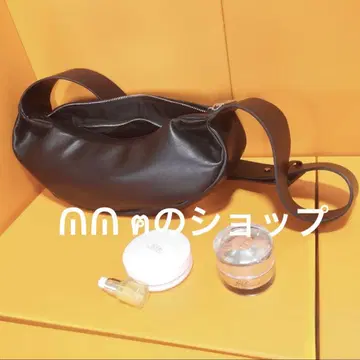 COS 가죽 숄더백 블랙