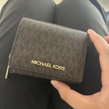 MICHAEL KORS 브라운 3단 반지갑