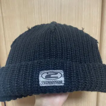 계속 한밤중이면 좋을 텐데. KNIT CAP 테크노푸아