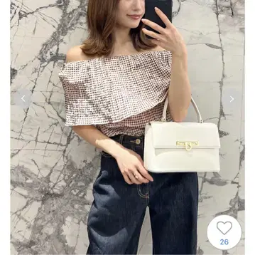 스나이델 오프숄더 상의 브라운